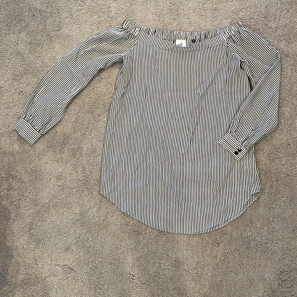 Xs Cabi off the shoulder dress shirt